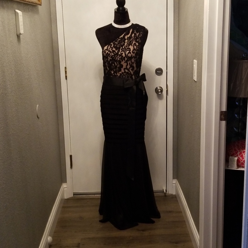 One shoulder formal dress